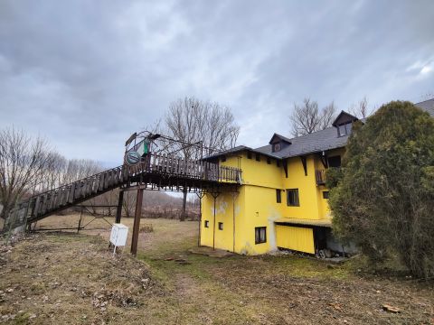 Eladó Üzlethelyiség 2241 Sülysáp , Sülysápon felújítandó vendéglátóegység, panzió eladó