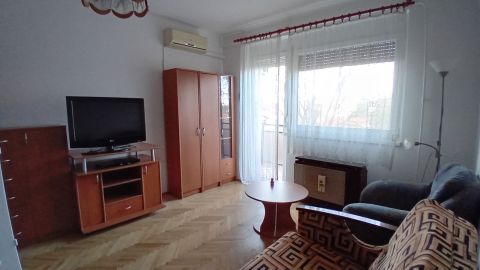 Eladó Lakás 8600 Siófok , Fokihegyen, 66 nm-es, 1. emeleti, 3 szobás, tégla lakás