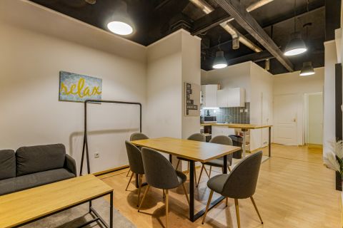 Eladó Lakás 1085 Budapest 8. kerület RIGÓ utcai 5 külön nyíló  szobás nagy belmagasságú lakás 