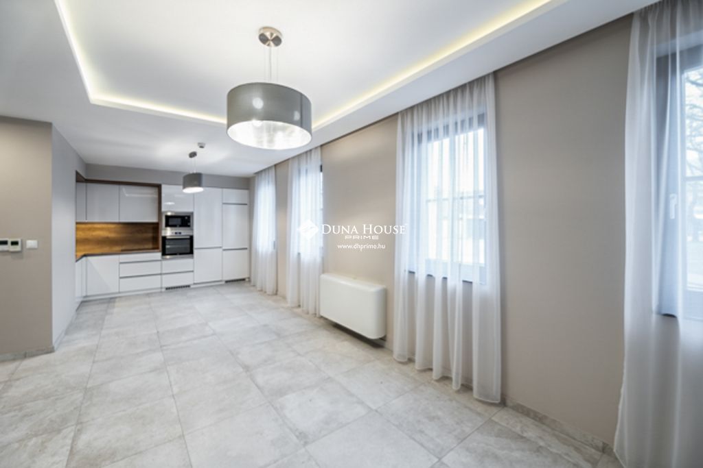 Eladó lakás, Kecskemét