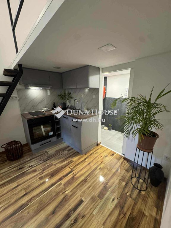 1081 Budapest 8. kerület , Felújított duplex lakások a belváros szívében — 1/14