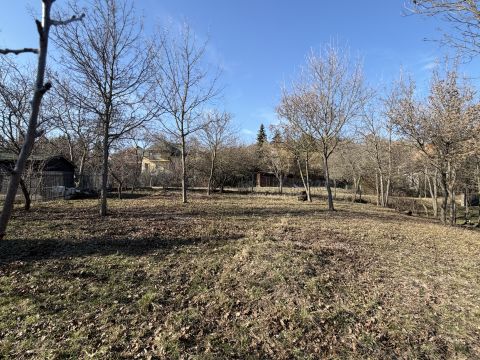 Eladó Telek 2000 Szentendre , Tyúkosdűlő sík részén, építési engedéllyel!