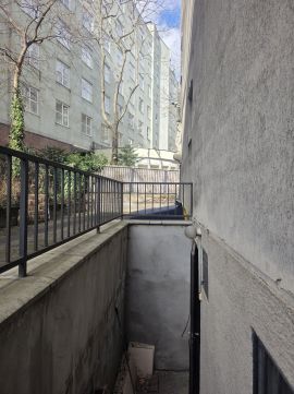 Eladó Üzlethelyiség 1095 Budapest 9. kerület Felújítandó egyéb helység közel a Dunaparthoz