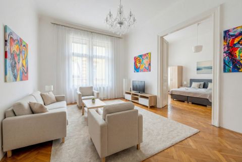 Eladó Lakás 1085 Budapest 8. kerület ,  Jó befektetés! Palotánegyedben 3 szobás lakás!