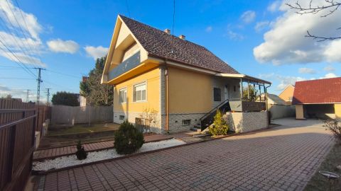 Eladó Ház 2364 Ócsa Almafa utca