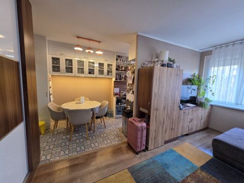 Eladó Lakás 1131 Budapest 13. kerület , Teljes körűen felújított 2. emeleti panel lakás