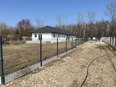 Eladó Ház 2735 Dánszentmiklós Iskolához közel 