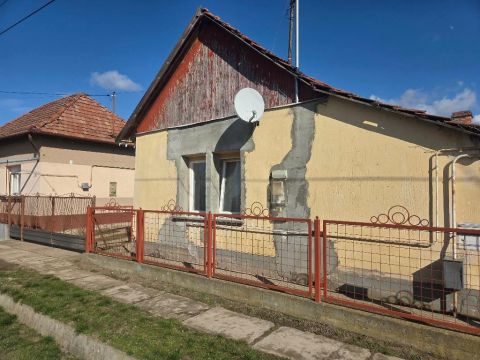 Eladó Ház 5233 Tiszagyenda , 5233 Tiszagyenda, Központban