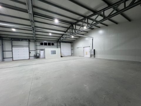 Eladó Ipari 5000 Szolnok 