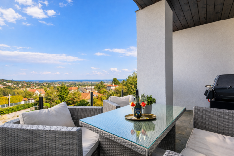 Eladó Lakás 1037 Budapest 3. kerület , Örökpanorámás penthouse  lakás Testvérhegyen!