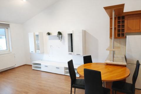 Eladó Lakás 9330 Kapuvár , Hansági utca közelében