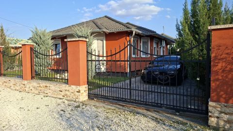 Eladó Ház 2330 Dunaharaszti Némedi úthoz közel,ligeti városrészben