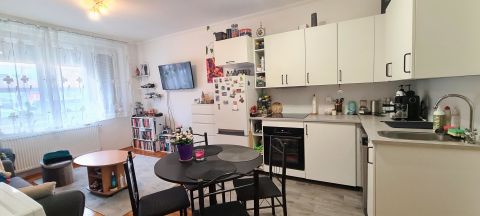 Eladó Lakás 8000 Székesfehérvár 