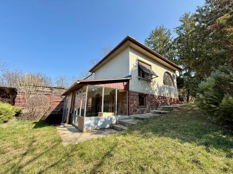 Eladó Ház 8172 Balatonakarattya , Csendes madárcsicsergős lakóövezetben