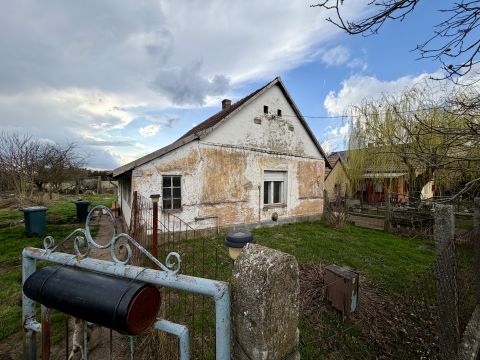 Eladó Ház 2435 Nagylók Csendes részén