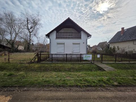 Eladó Ház 4066 Tiszacsege , 4066 Tiszacsege, Ibolya utca