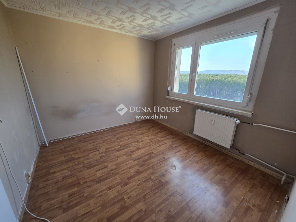 8100 Várpalota , 62 nm-es, 3 szobás lakás — 1/17