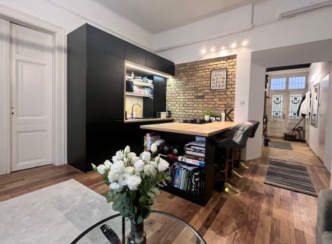 Eladó Lakás 1094 Budapest 9. kerület , 9. kerület, Belső-Ferencváros határán, frekventált részen