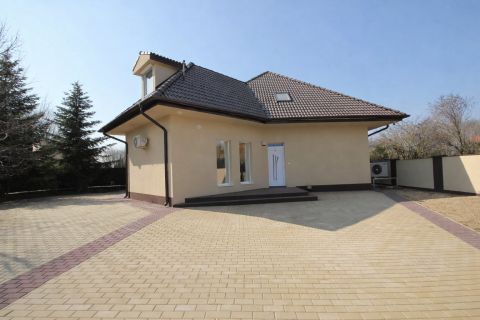 Eladó Ház 6000 Kecskemét MINŐSÉG és KÉNYELEM találkozása a Talfája köz folytatásában