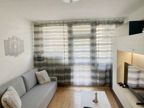 Eladó Lakás 1106 Budapest 10. kerület , 3 szobás, erkélyes lakás az Árkád mögött!