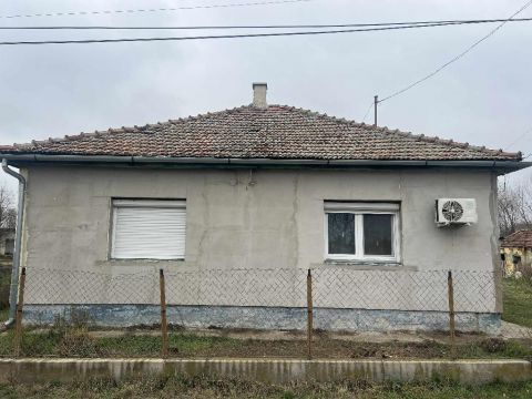 Eladó Ház 2766 Tápiószele , 2766 Tápiószele, családi házas