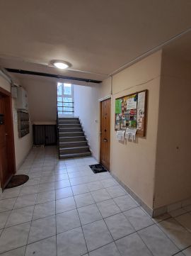 Eladó Lakás 5000 Szolnok 