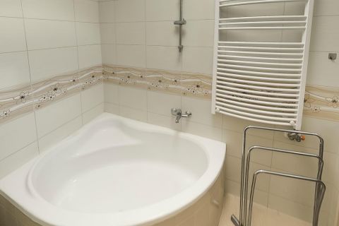 Eladó Ház 6000 Kecskemét Eladó sorházi lakás Kecskemét belvárosában!