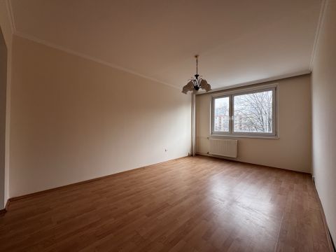 Eladó Lakás 9023 Győr FELÚJÍTANDÓ 3 SZOBÁS ERKÉLYES LAKÁS ADYVÁROSBAN!