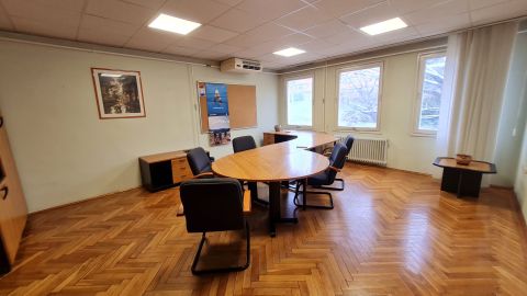 Kiadó Iroda 8900 Zalaegerszeg 