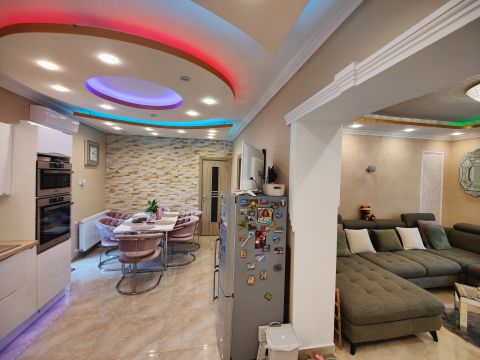 Eladó Ház 1185 Budapest 18. kerület , 18.kerület Ganzkertvárosban önálló családiház eladó.