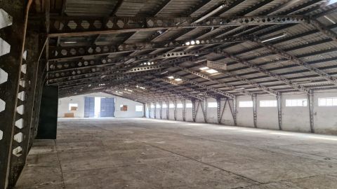 Kiadó Ipari 2071 Páty 