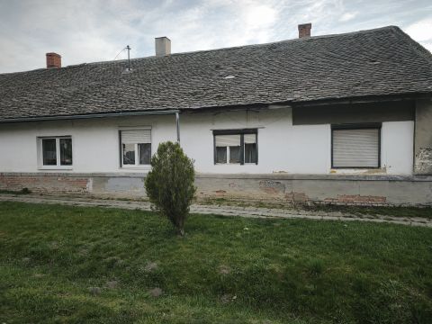 Eladó Lakás 9748 Vát 