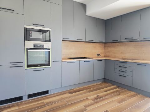 Eladó Lakás 7624 Pécs , Egyetemváros-Belváros határán felújított KERTKAPCS.OS lakás