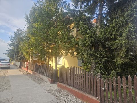 Eladó Ház 8638 Balatonlelle , 50 méterre a parttól.