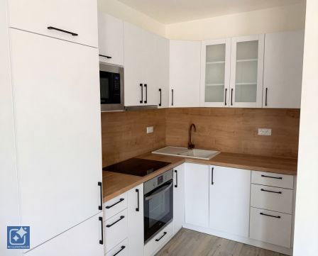 Kiadó Lakás 6000 Kecskemét , Kiadó fiatal építésű, liftes társasházban 2 szobás lakás