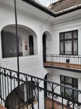 Eladó Lakás 1034 Budapest 3. kerület 