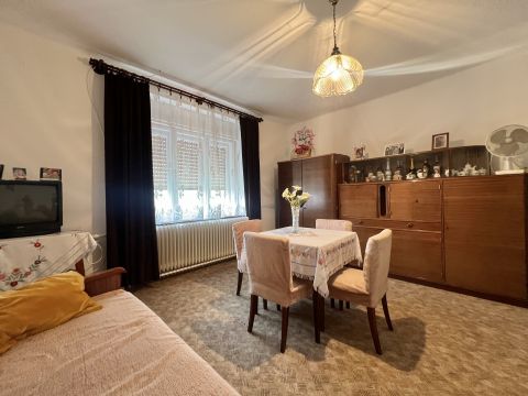 Eladó Ház 8422 Bakonynána , Fő utca