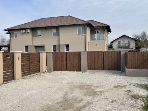 Eladó Ház 2220 Vecsés , 2220 Vecsés, Wass Albert utca