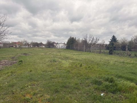 Eladó Telek 9100 Tét , Hunyadi utca környéke