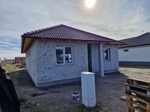 Eladó Ház 2200 Monor , Monoron közel az állomáshoz eladó ÚJ ÖNÁLLÓ CSALÁDI HÁZ