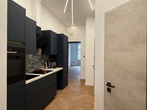 Eladó Lakás 1061 Budapest 6. kerület 