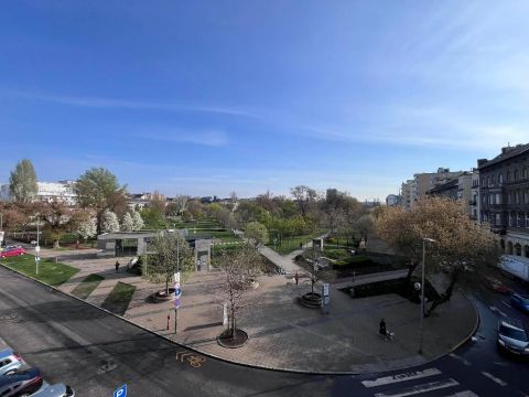 Eladó Lakás 1081 Budapest 8. kerület , 1081 Budapest 8, II. János Pál pápa tér - METRO mellett