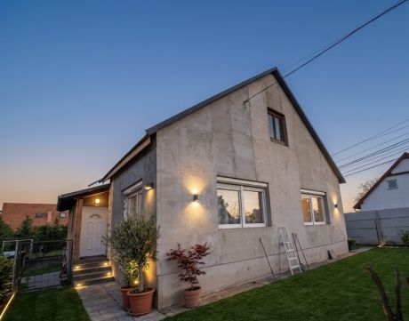 Eladó Ház 2316 Tököl , Lehetőségekkel teli otthon Tököl szívében!