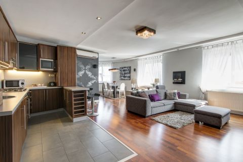 Kiadó Lakás 1055 Budapest 5. kerület 