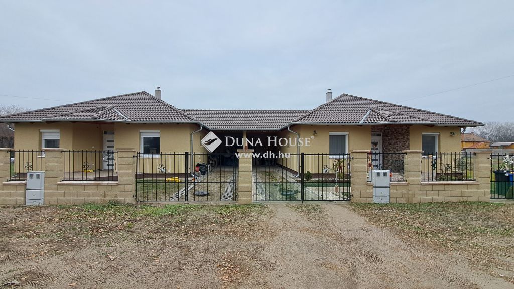 2723 Nyáregyháza , Prémium műszaki tartalom, modern ikerházfél Bp.-hez közel — 1/26
