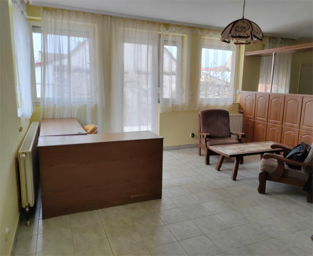 Kiadó Lakás 8500 Pápa 