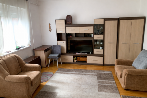 Eladó Ház 5000 Szolnok , Kórház közelében