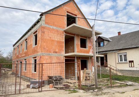 Eladó Lakás 9600 Sárvár 