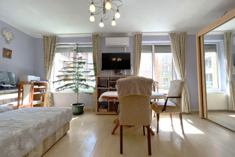 Eladó Lakás 1094 Budapest 9. kerület , Belső kertre néző, napfényes otthon az Üllői út közelében