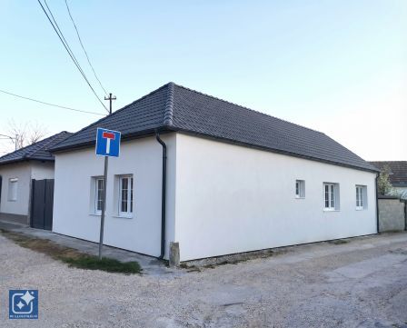 Eladó Ház 2890 Tata 